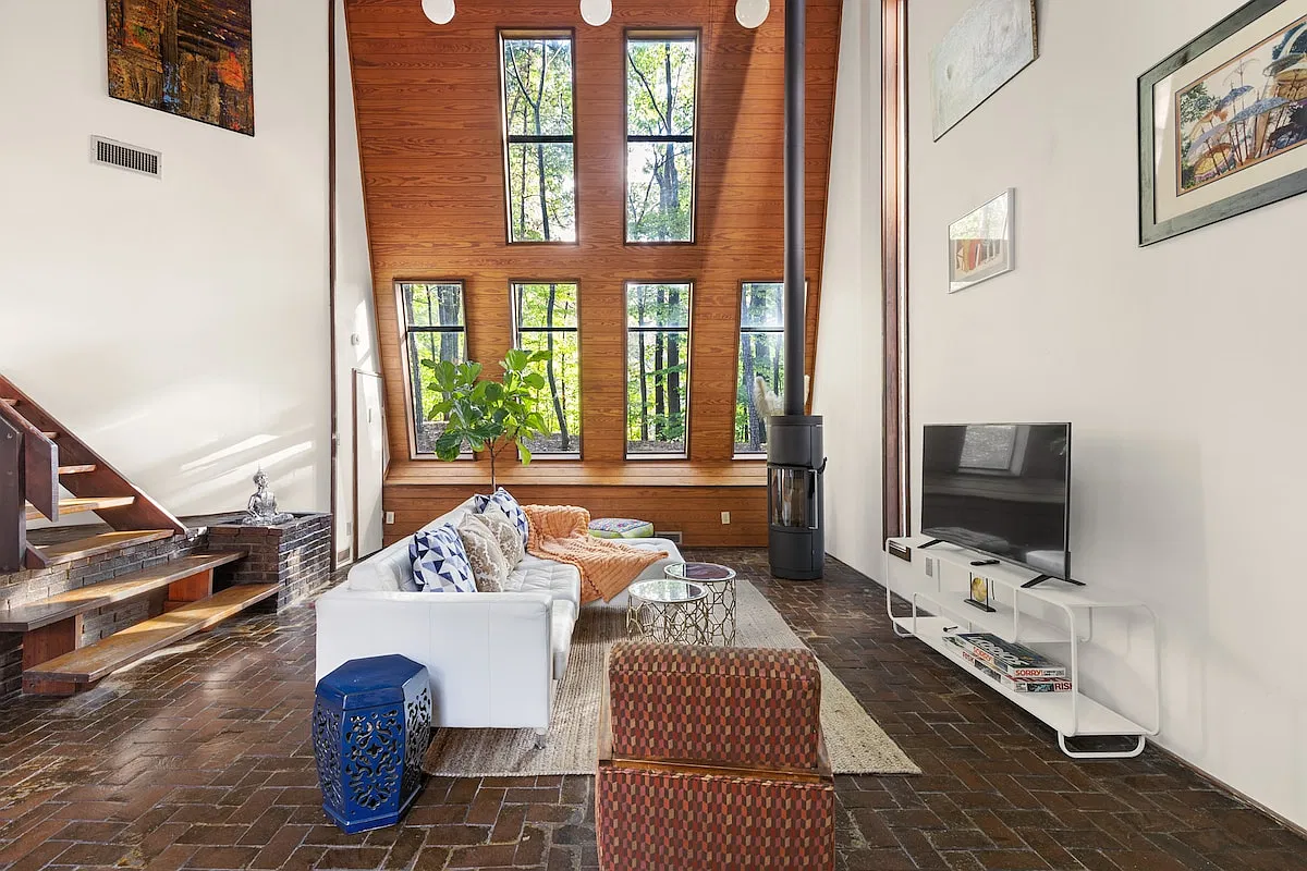 2 bed, 3060 sqft, $5,000 — Photo 2