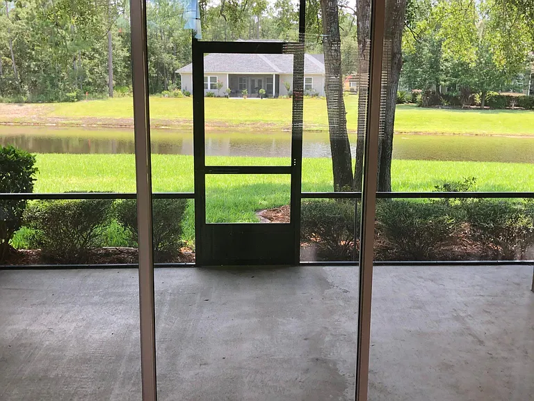 220 Edgewater Dr — Photo 4