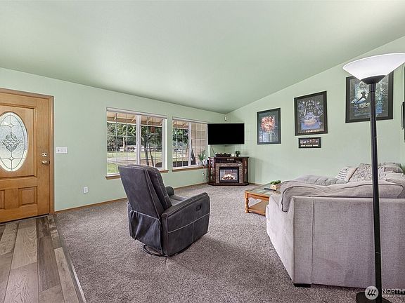 4th image of 7510 191st Avenue SW