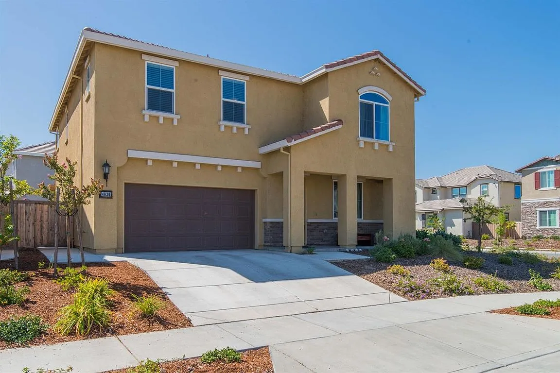 4030 Giarre Way photo 1