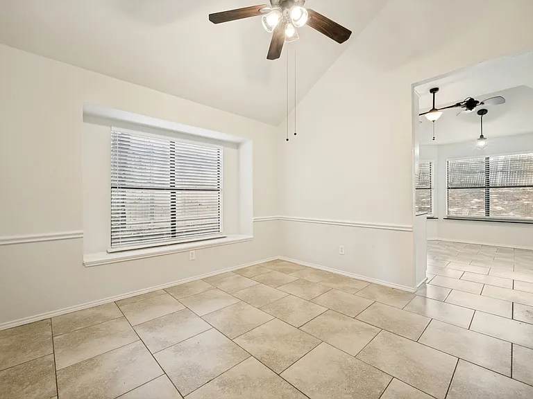 2515 Mountainview Dr — Photo 4