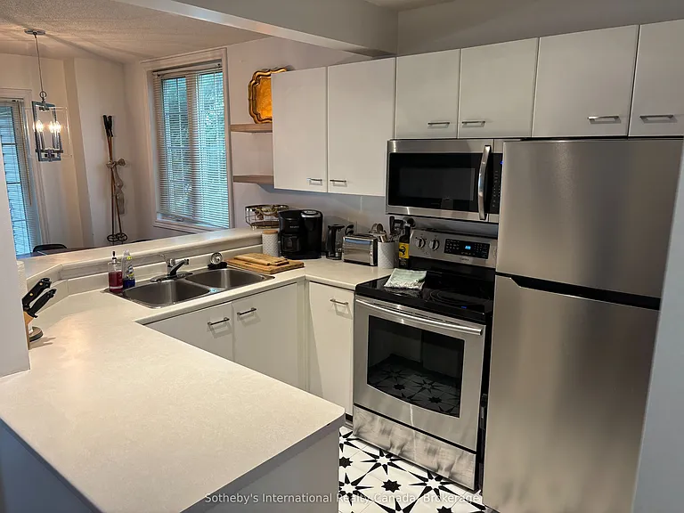 146 Settlers Way #32 — Photo 5