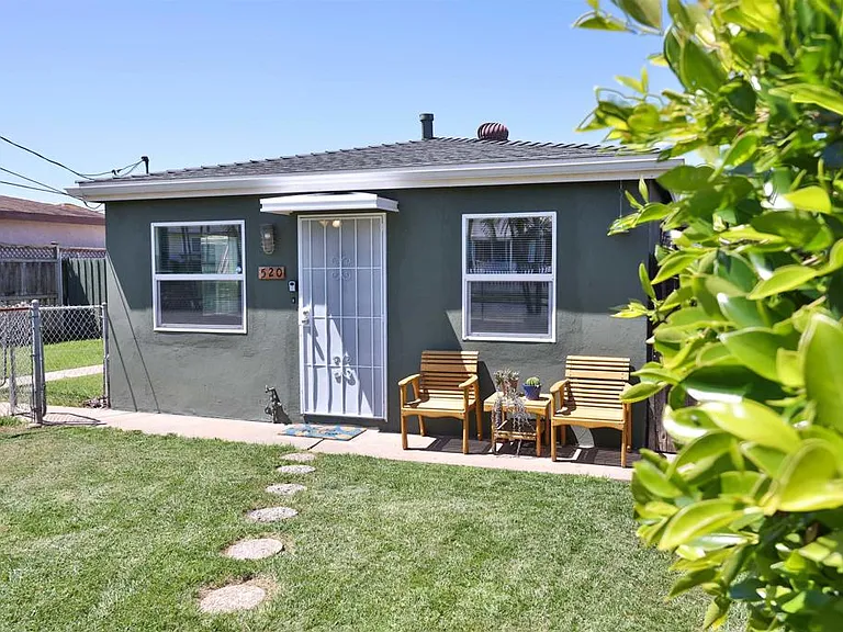 520 Delaware St — Photo 34
