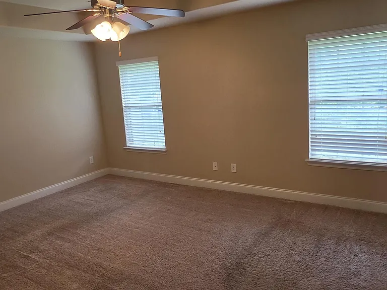 241 Crisfield Cir — Photo 6