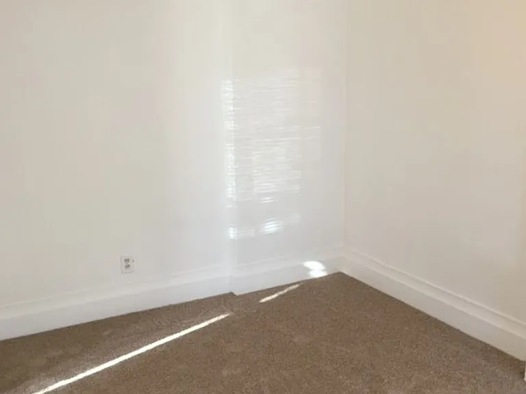 906 N Garden St — Photo 7