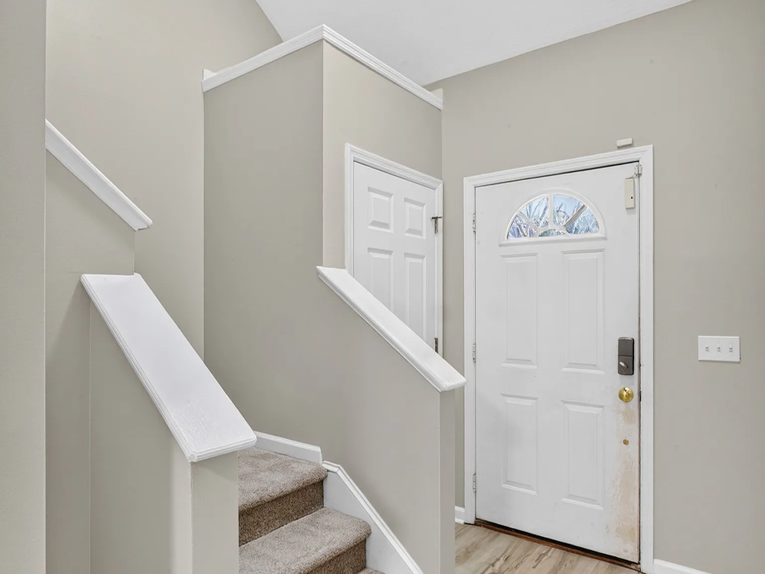 3 bed, 2.5 bath, 1527 sqft, $1,800 — Photo 3