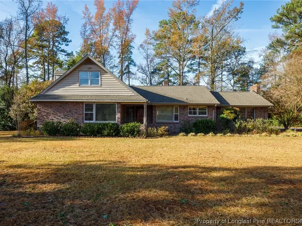 1046 E 4th Ave, Red Springs, NC 28377