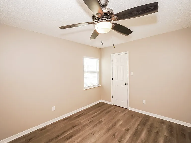 8277 Chesebro Ave — Photo 13