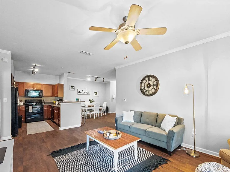 Centerville Manor Apartments — Photo 30
