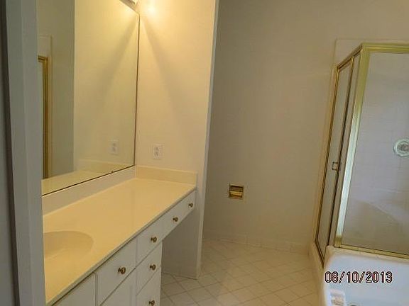 3rd image of 529 River Oaks Ln