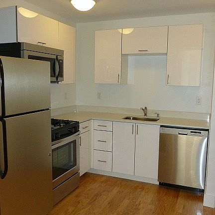 5th image of 2270 Frederick Douglass Blvd #7I