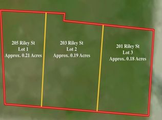 203 W Riley St, Bowie, TX 76230