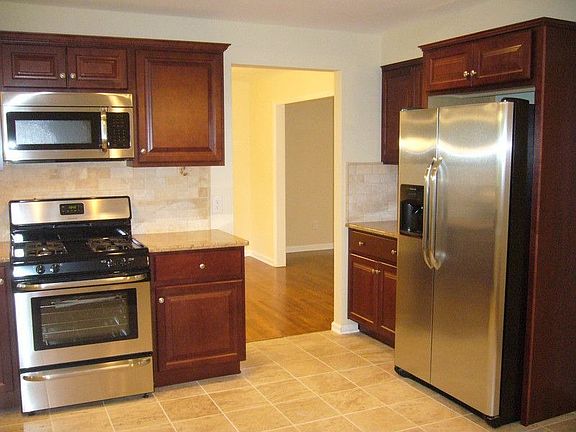 4th image of 2948 Wynnewood Dr