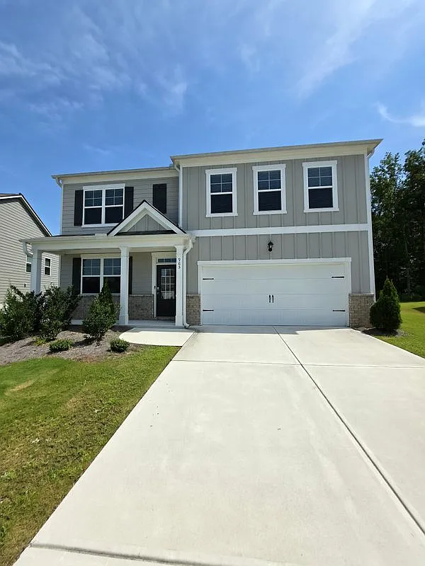 4 bed, 2.5 bath, 3104 sqft, $3,000 — Photo 1