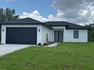 450 Redwing St, Lehigh Acres, FL 33974