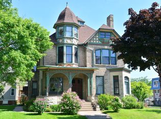 2004 W Highland Ave, Milwaukee, WI 53233
