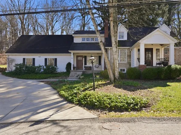 5971 Cherryview Ln, Bethel Park, PA 15102