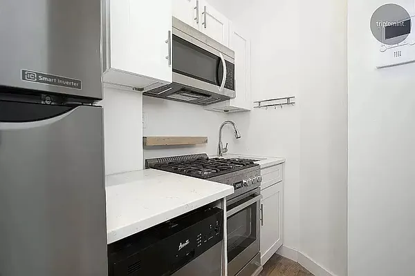 Rented by REAL New York | media 9