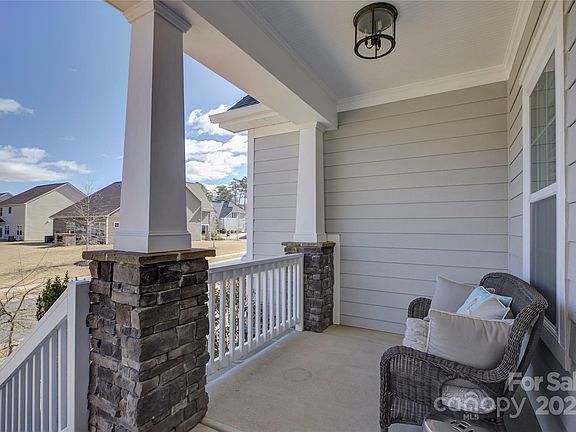 5th image of 17609 Caddy Ct