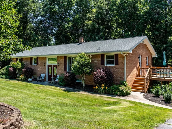 211 Meadowbrook Ct, Granite Falls, NC 28630