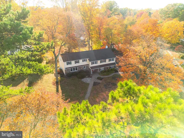 1261 University Dr, Yardley, PA 19067