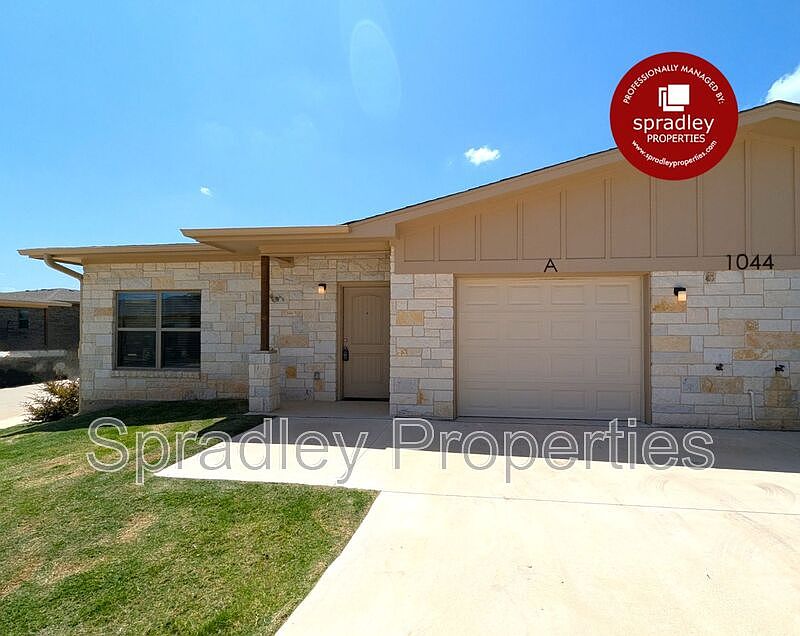 1st image of 1044A Hibiscus Dr
