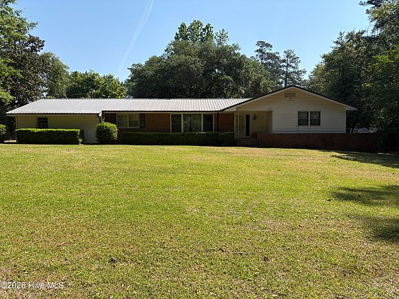 4th image of 32 Dogwood Lane