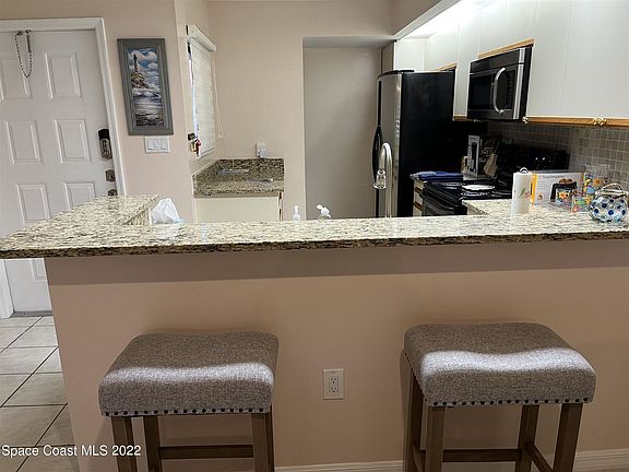 3rd image of 1141 Country Club Dr #1141