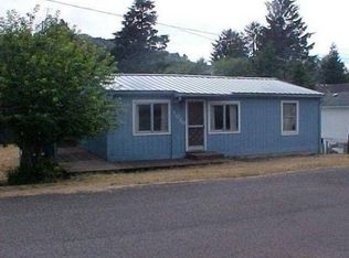 1020 Nehalem Ave, Rockaway Beach, OR 97136