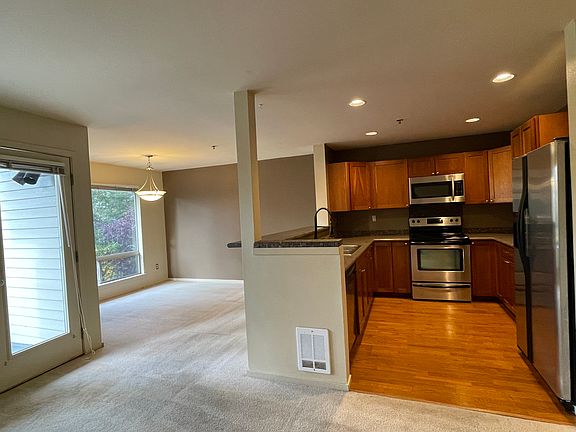 2nd image of 3520 Lake Washington Blvd SE APT 106