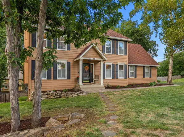 11104 W 109th Ter, Overland Park, KS 66210
