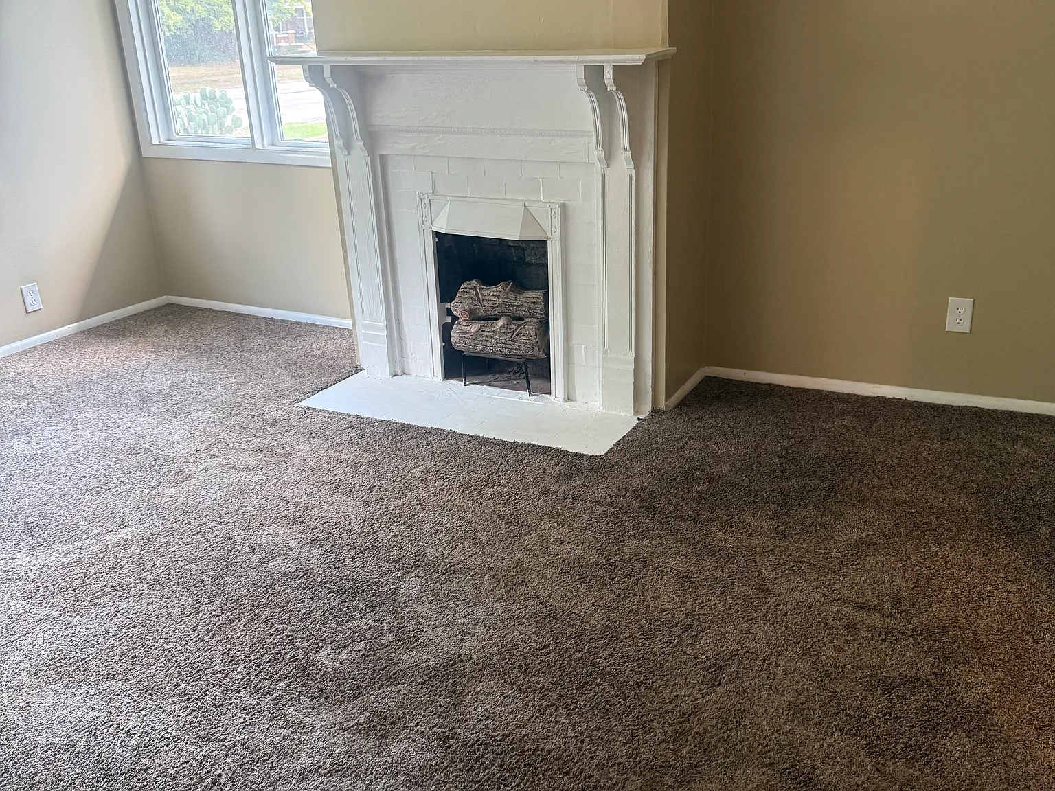 3 bed, $1,200 — Photo 2