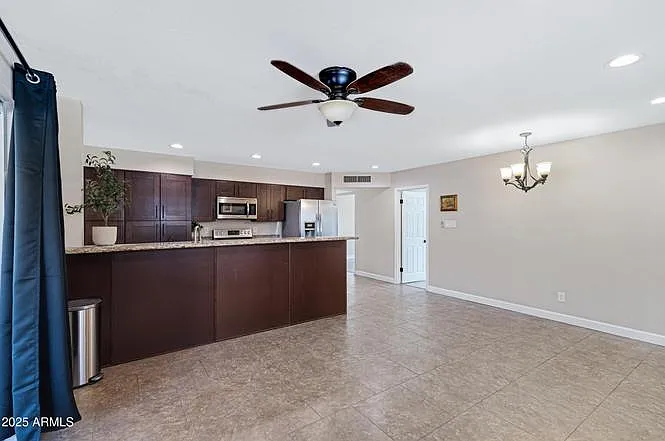 110 W Del Rio Dr — Photo 19
