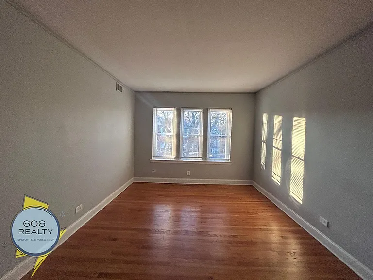 7340-50 N. Damen Ave — Photo 22