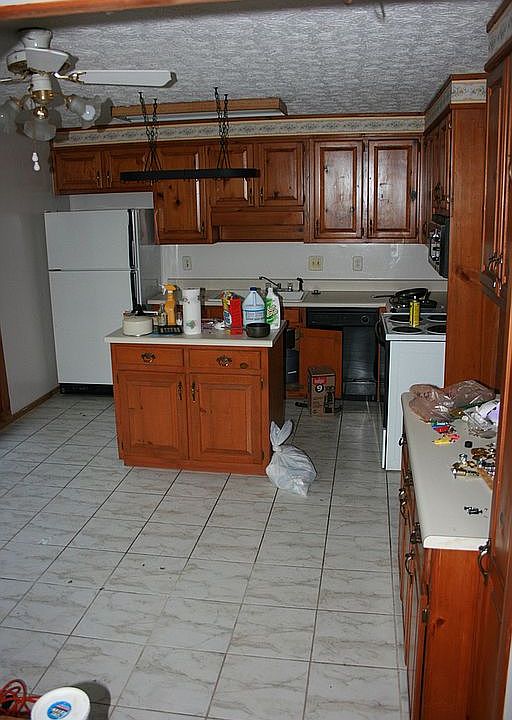 2nd image of 4590 Kings Crossing Dr NE