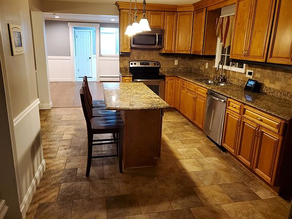 3rd image of 28 Juniper Dr