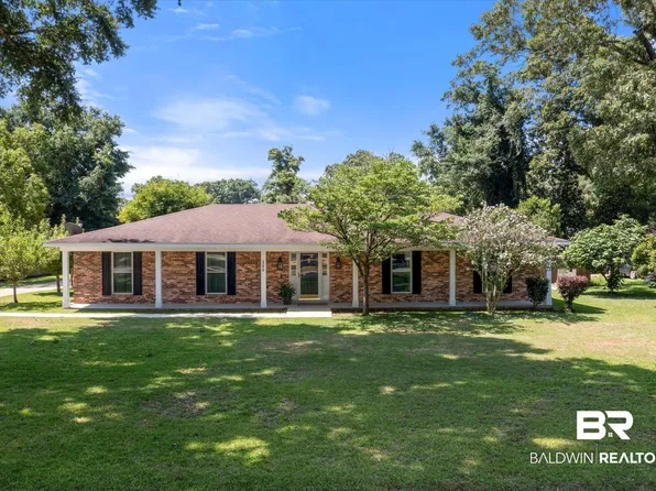 566 Malaga Dr, Satsuma, AL 36572