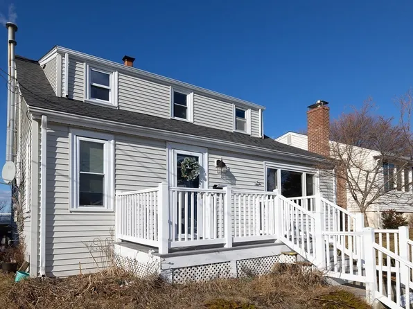 48 Whitehead Ave, Hull, MA 02045