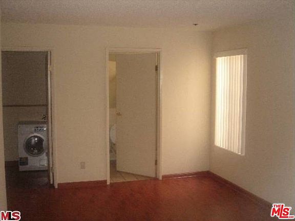3rd image of 1652 Colby Ave APT 204