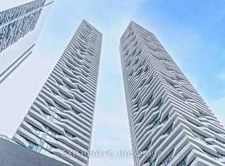 88 Harbour St #2302, Toronto, ON M5J 0C3