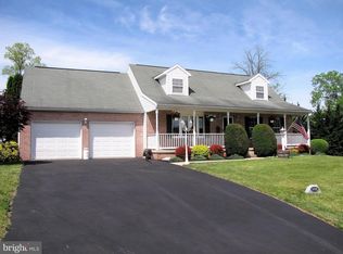 16904 Hastings Dr, Williamsport, MD 21795