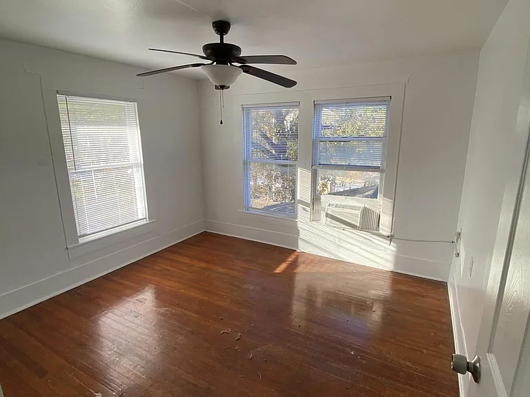 1023 W Hickory St #B — Photo 3