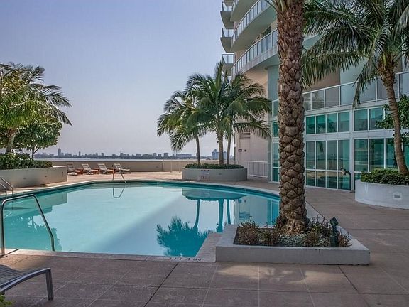 5th image of 1900 N Bayshore Dr #327