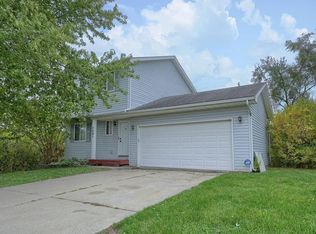 7041 Villa Dr, Waterford, MI 48327