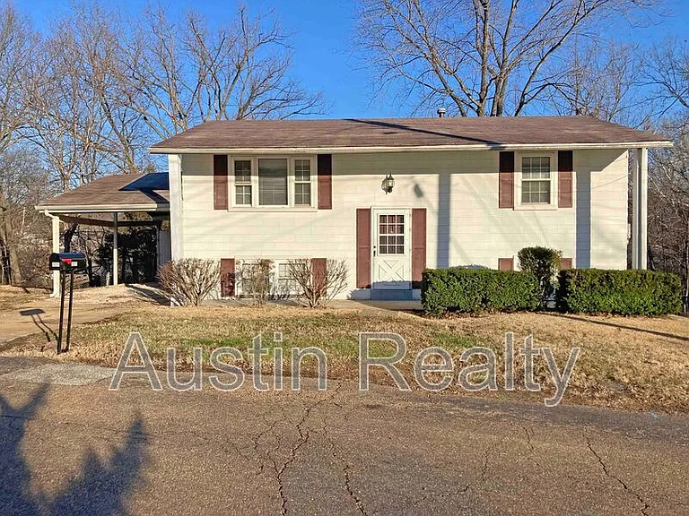 1051 Woodland Trails Dr — Photo 1