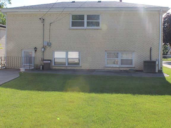 4th image of 10437 Linder Ave