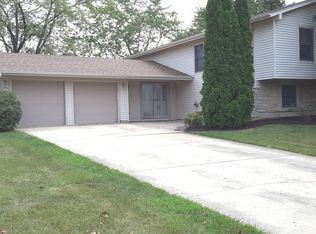 257 Durham Ln, Bloomingdale, IL
