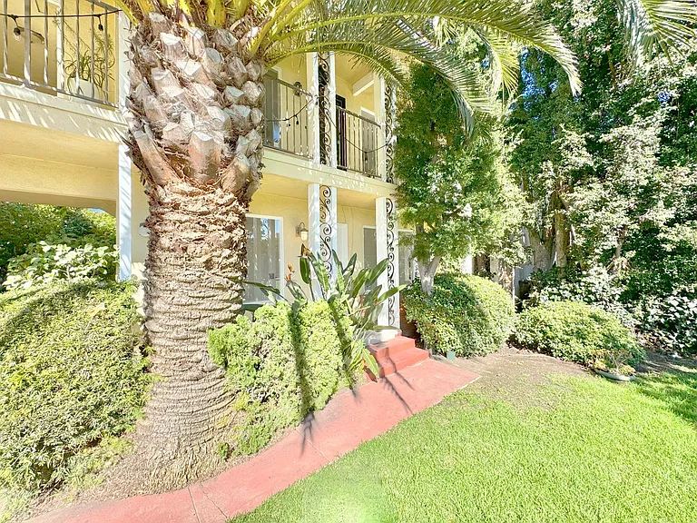 435 San Vicente Blvd — Photo 21