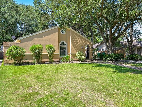 2nd image of 12419 Briar Forest Dr