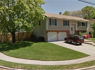 15 Kennedy Dr, Centereach, NY 11720